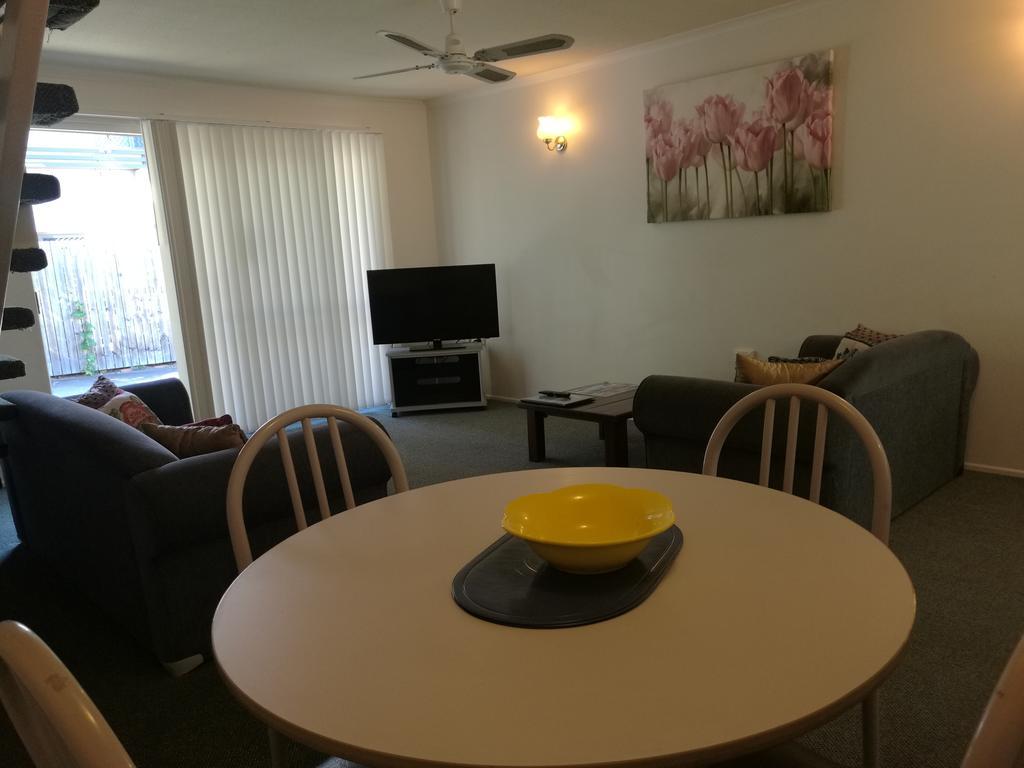 Coast Apartments Formally Bayshores Holiday Apartments Nikenbah Εξωτερικό φωτογραφία