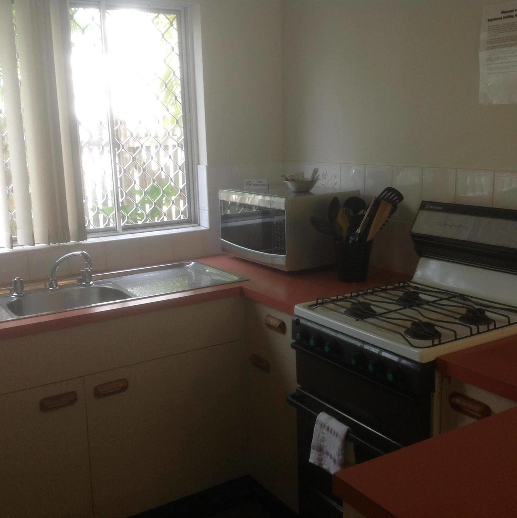 Coast Apartments Formally Bayshores Holiday Apartments Nikenbah Εξωτερικό φωτογραφία